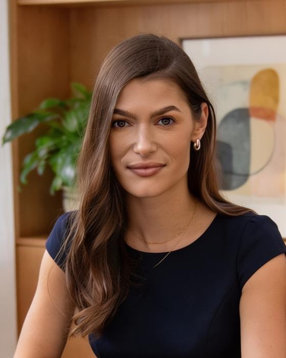 Giada, assistente IA, alla sua scrivania